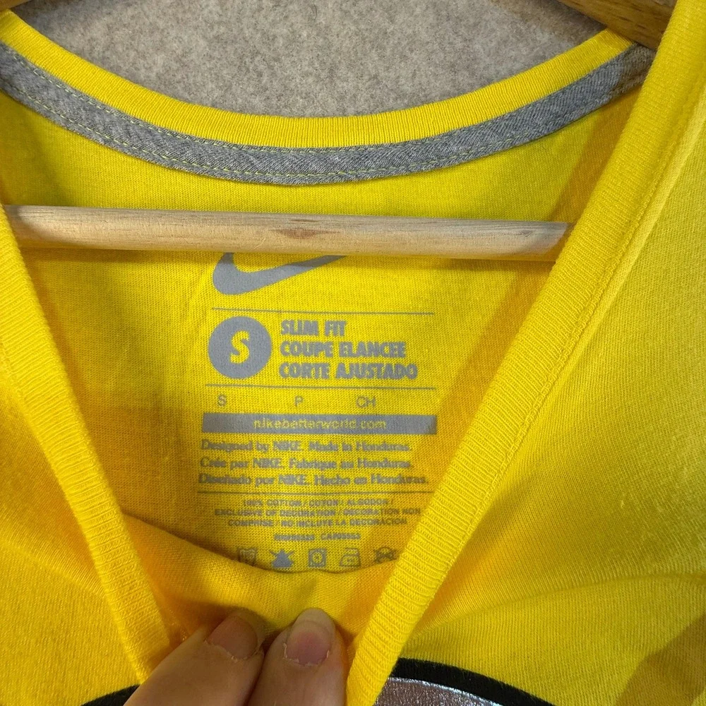 Nike Oregon Ducks Womens Slim Fit T-Shirt‎ Yellow Metallic Silver O Logo Small